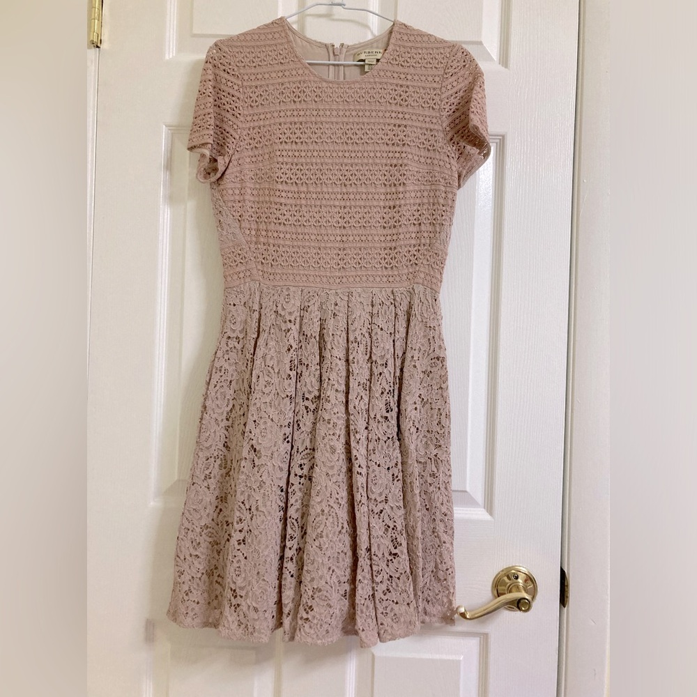 Burberry rare lace dress, light elegant pink. EU8, US 2-4.